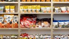 零食量贩店在全国呈爆发放量之势，零食企业能否抓住市